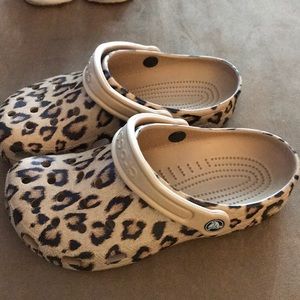 womens leopard crocs